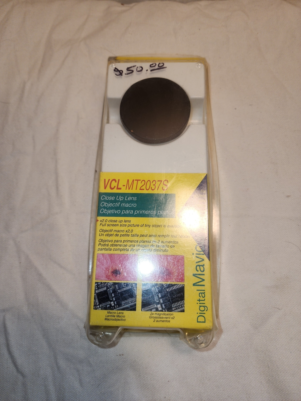 New VCL-MT2037S Close-Up Macro Lens - Black & Yellow Packaging
